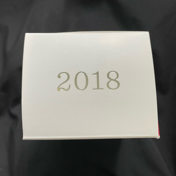 HALLMARK KEEPSAKE ORNAMENT Chris Kringle Kitchen 2018 in Box Christmas Evergreen - Picture 4 of 8